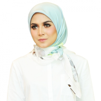 Square Scarf Exclusive Petals PTL04