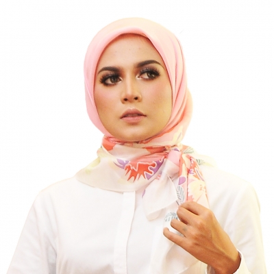 Square Scarf Exclusive Petals PTL05